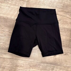 Lululemon Black Bike Shorts 6” - Size 6